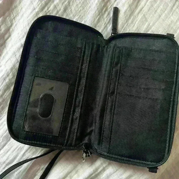 Vera Bradley Black Quilted Wristlet - Picture 6 of 7